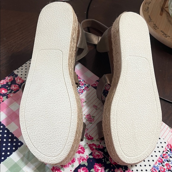 New SUGAR Metallic Sandals SIZE 8.5 - Picture 6 of 7